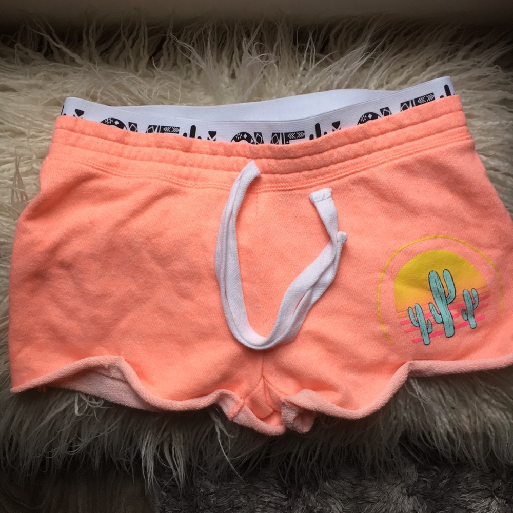 No Boundaries Peachy Summer Shorts Medium